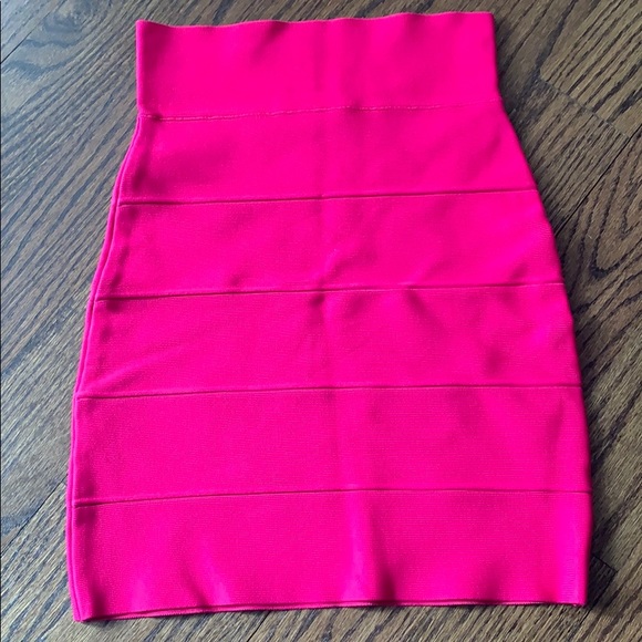 BCBG SIMON  Pink - Picture 2 of 5